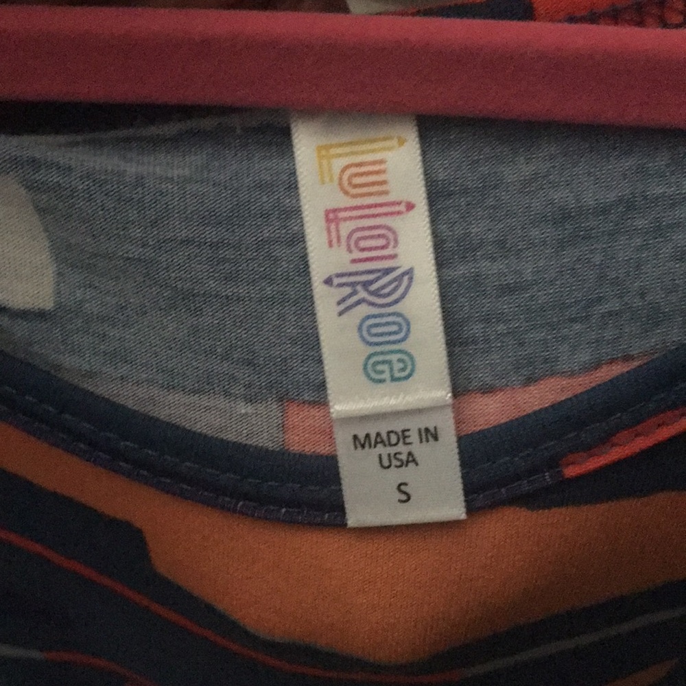 Lularoe Perfect Tee - Picture 2 of 3